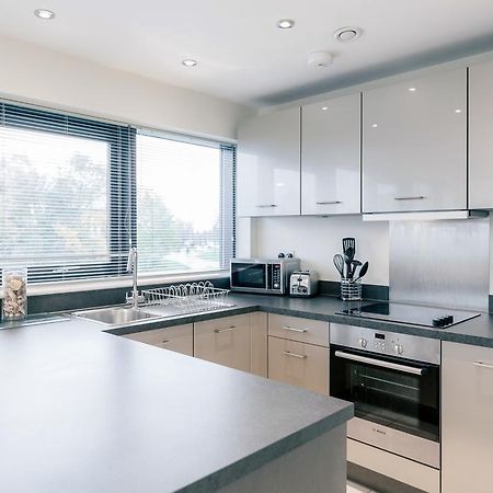 Room Space Service Apartments - New Manor House แบล็กเนลล์ ภายนอก รูปภาพ