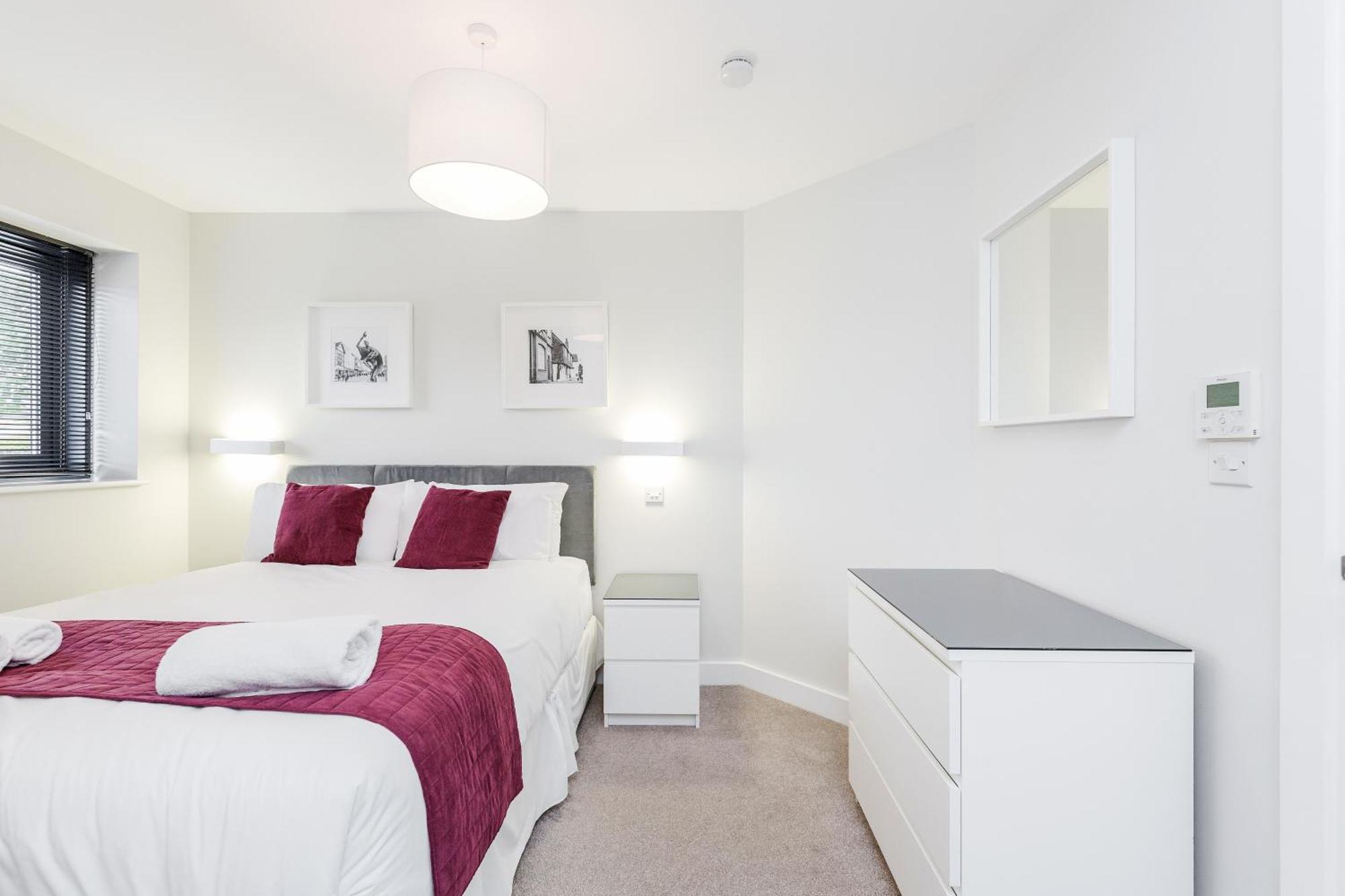 Room Space Service Apartments - New Manor House แบล็กเนลล์ ภายนอก รูปภาพ